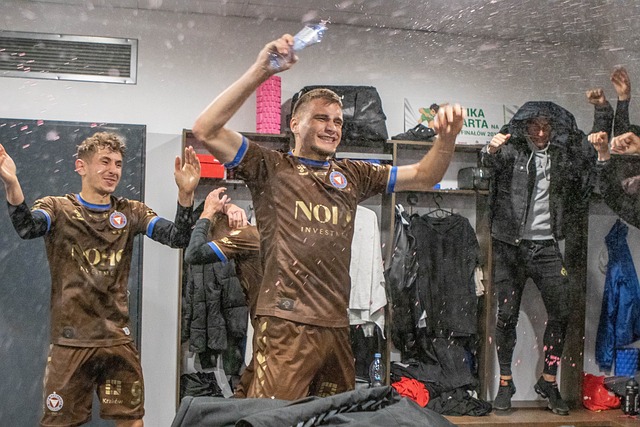 通过流畅的 通过流畅的