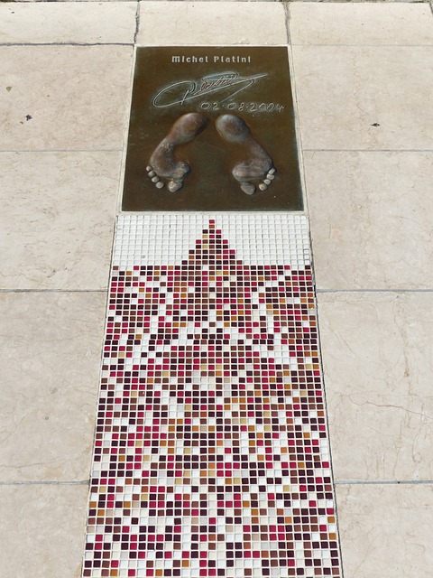 许是
